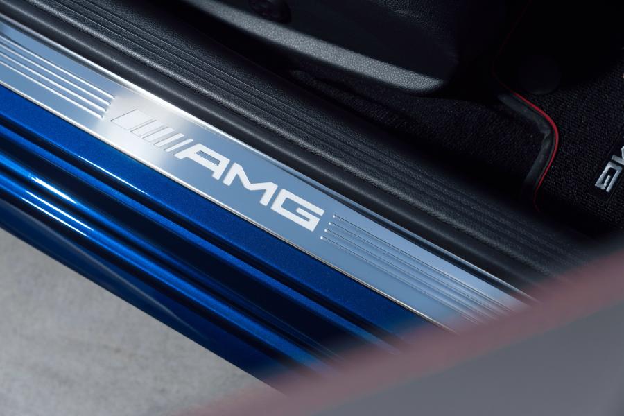 Детали интерьера Mercedes-AMG C43 4Matic Coupe (C205) 2018 года  (AU) (фото 20 из 40)